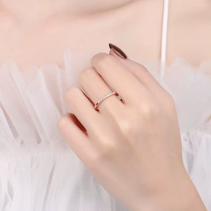 Fine Husky Jewelry Women Fashion Single Charm Simple S925 Sterling Silver GRA Vvs1 Moissanite Ring Band of Ladies Women
