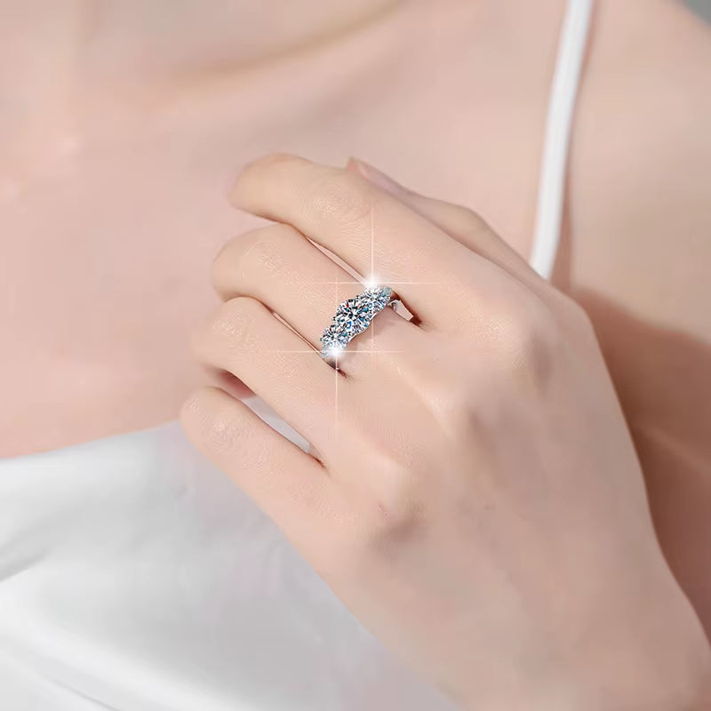 Luxurious and Elegant Fine Jewel Three Diamond GRA Certified 2CT Vvs1 Moissanite S925 Sterling Silver Ring of Wedding Engagement